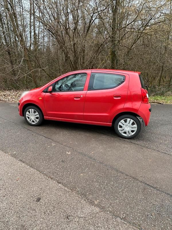 Gebraucht Nissan Pixo 68 PS (50 kW) 2011 Rot Kleinwagen