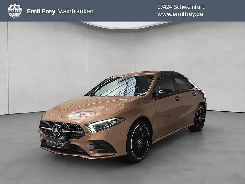 Gelb Gebraucht 2022 Mercedes A250 AMG Limousine | 28.855 € (Fairer Preis) - Bild 1/4