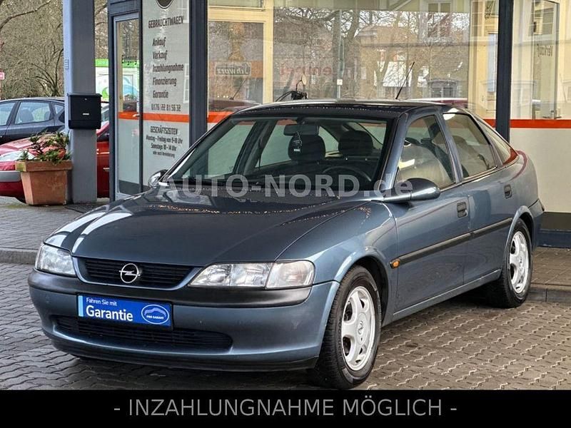 Grau Gebraucht 1998 Opel Vectra Comfort Limousine | 1.990 € (Teuer) - Bild 1/4