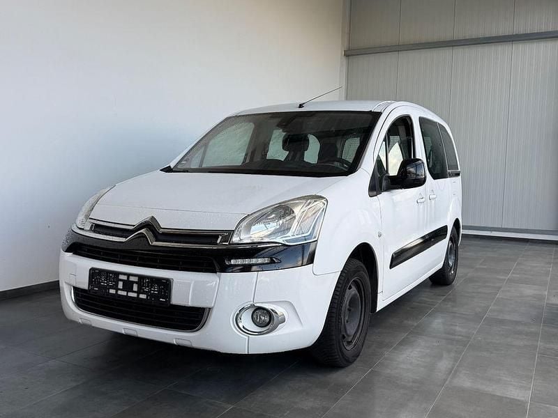 Weiß Gebraucht 2013 Citroën Berlingo Kombi | 2.990 € (Guter Preis) - Bild 1/4