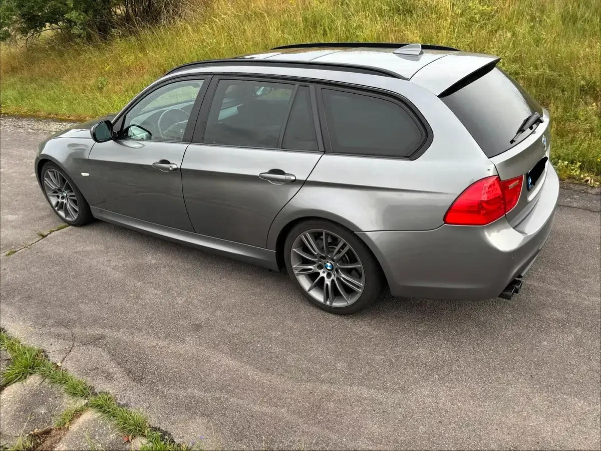 Gebraucht BMW 330 M Sport 272 PS (200 kW) 2012 Grau Kombi