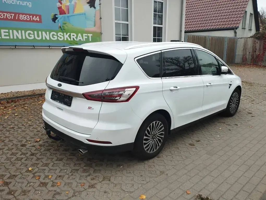Gebraucht Ford S-MAX Titanium 150 PS (110 kW) 2019 Weiß Van / Kleinbus