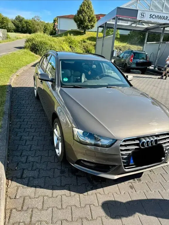Gebraucht Audi A4 Ambiente 177 PS (130 kW) 2014 Braun Kombi