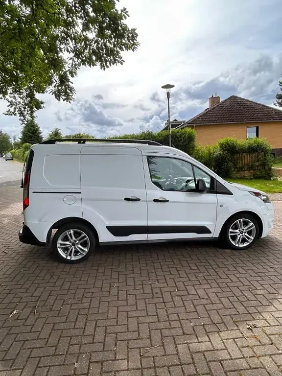 Gebraucht Ford Transit Connect 101 PS (74 kW) 2017 Weiß Van / Kleinbus
