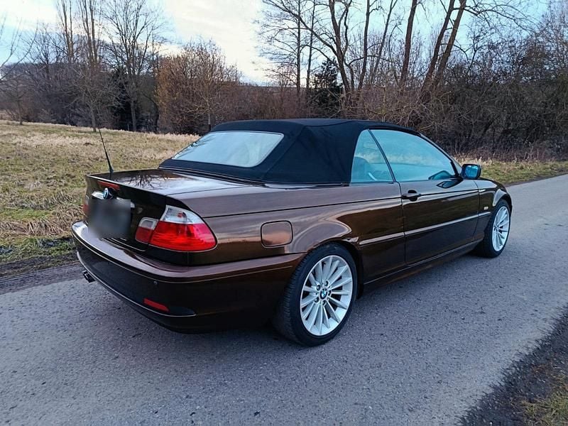 Gebraucht BMW 330 Cabriolet 231 PS (169 kW) 2001 Schwarz Cabrio