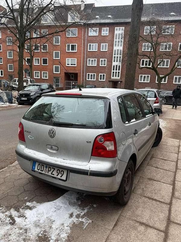 Silber Gebraucht 2003 VW Polo Limousine | 950 € (Superpreis) - Bild 1/4