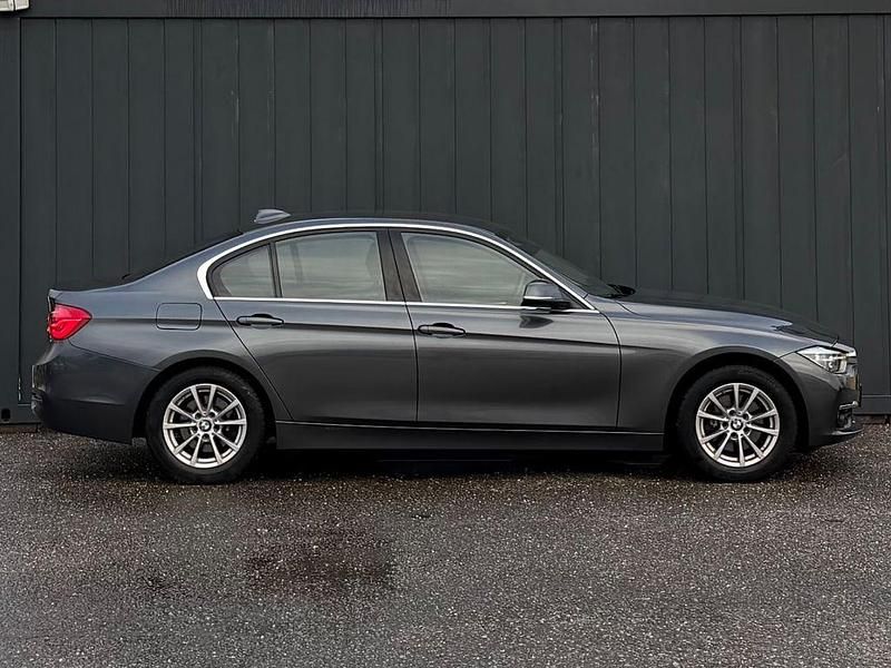 Gebraucht BMW 320 Luxury Line 190 PS (139 kW) 2016 Grau Limousine