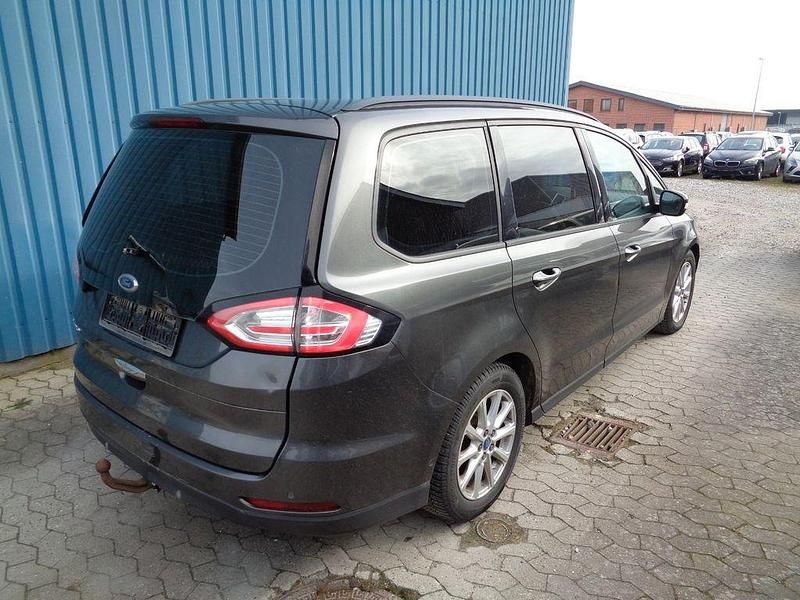 Gebraucht Ford Galaxy Trend 150 PS (110 kW) 2016 Grau Van / Kleinbus