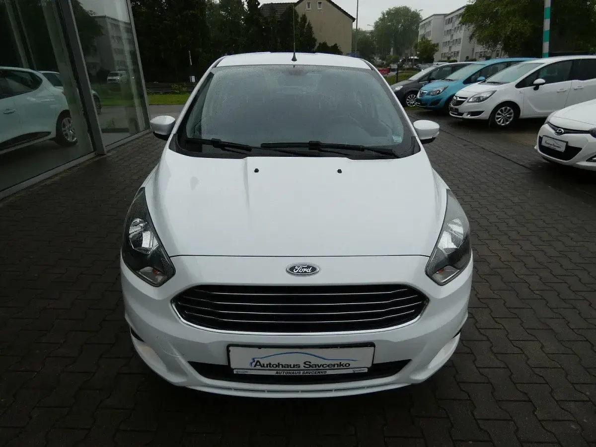 Gebraucht Ford Ka Plus 86 PS (63 kW) 2018 Weiß Kleinwagen