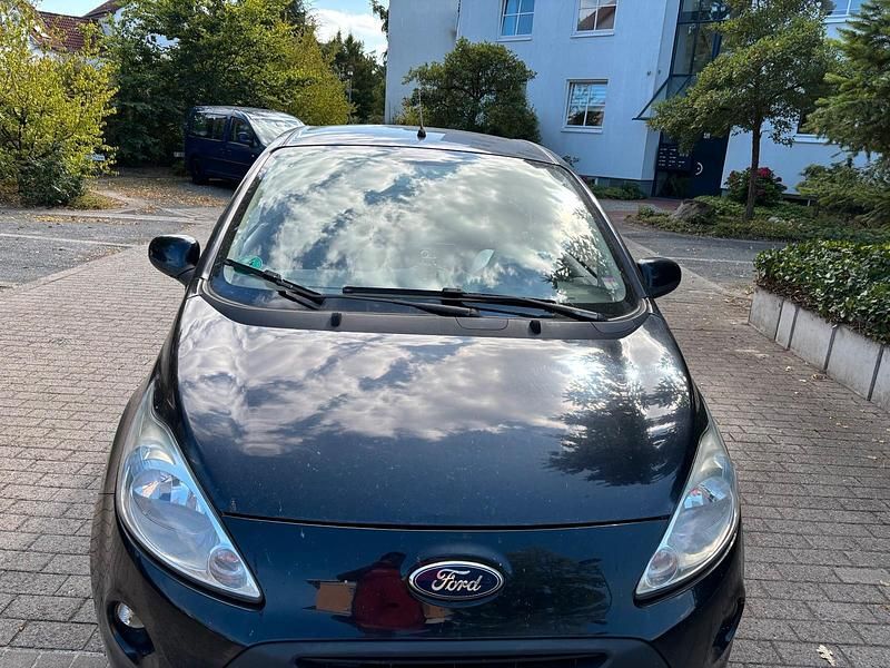 Schwarz Gebraucht 2011 Ford Ka Titanium Kleinwagen | 1.699 € - Bild 1/4