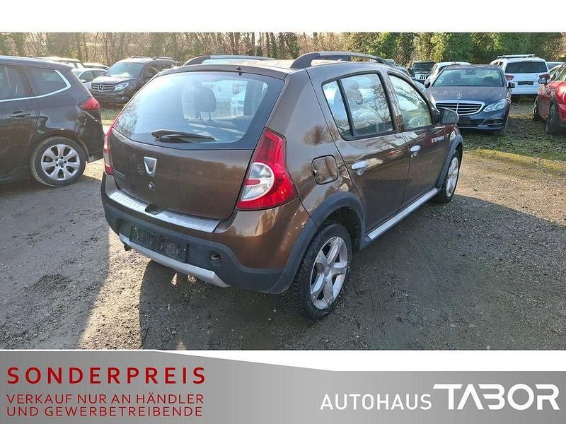 Gebraucht Dacia Sandero Stepway 84 PS (61 kW) 2012 Braun cajou Kleinwagen