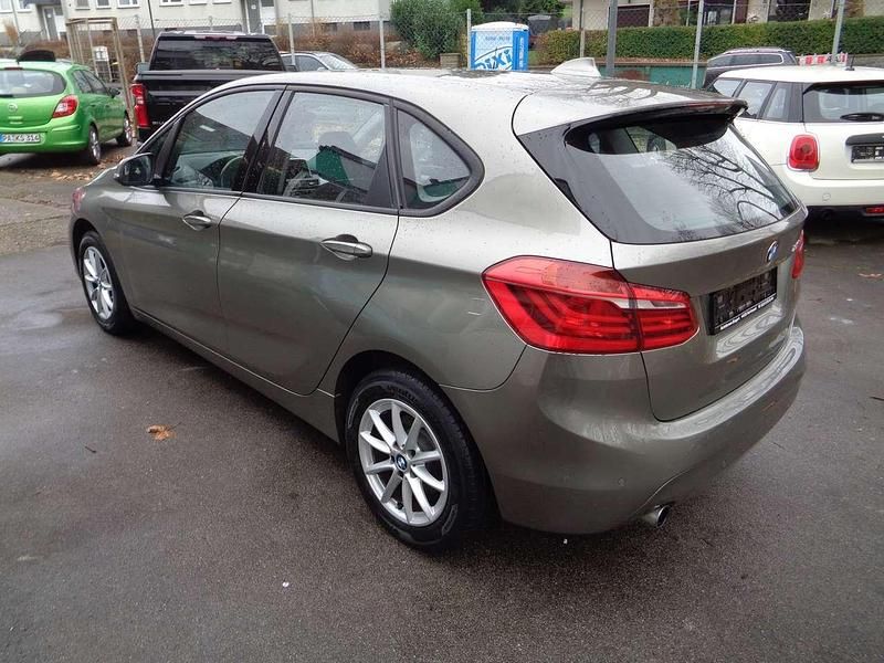 Gebraucht BMW 218 Advantage 136 PS (100 kW) 2017 Platinsilber metallic Van / Kleinbus