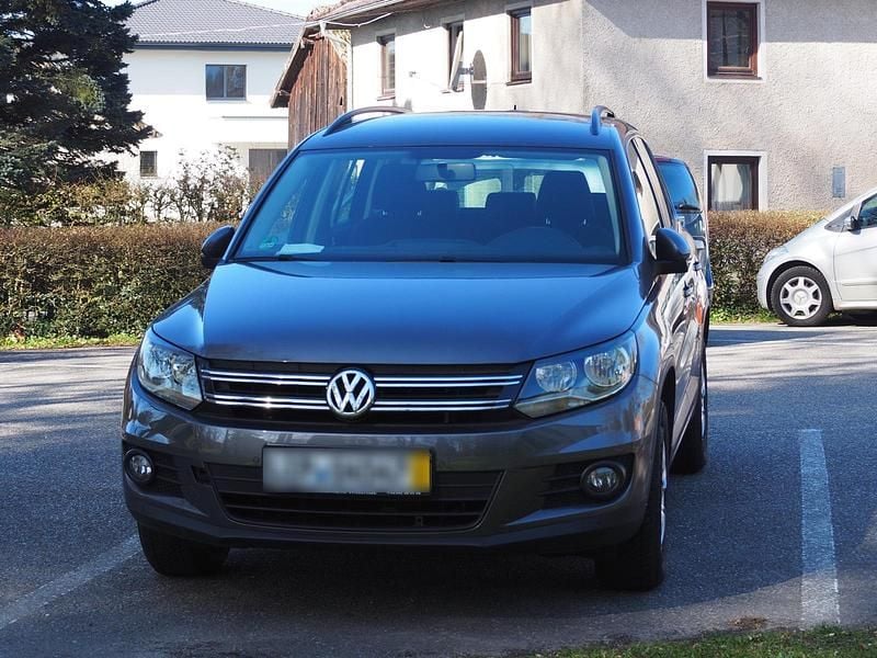 Gebraucht VW Tiguan 140 PS (102 kW) 2013 Grau SUV