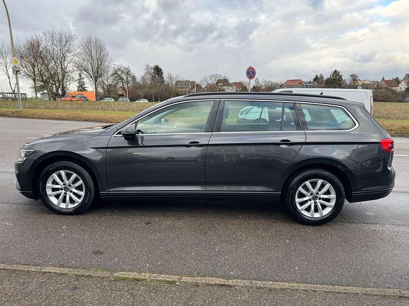 Gebraucht VW Passat Business 150 PS (110 kW) 2022 Grau Kombi