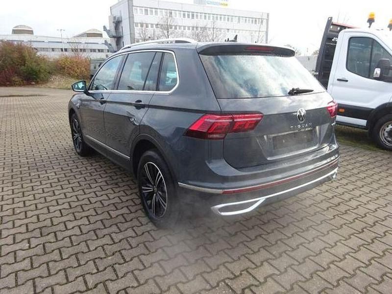 Gebraucht VW Tiguan Elegance 245 PS (180 kW) 2023 Grau SUV