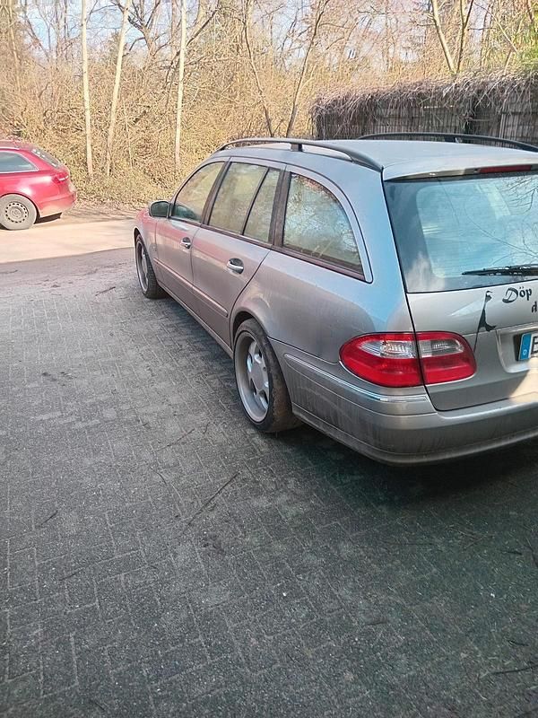 Andere farben Gebraucht 2004 Mercedes E500 Kombi | 4.000 € (Guter Preis) - Bild 1/4
