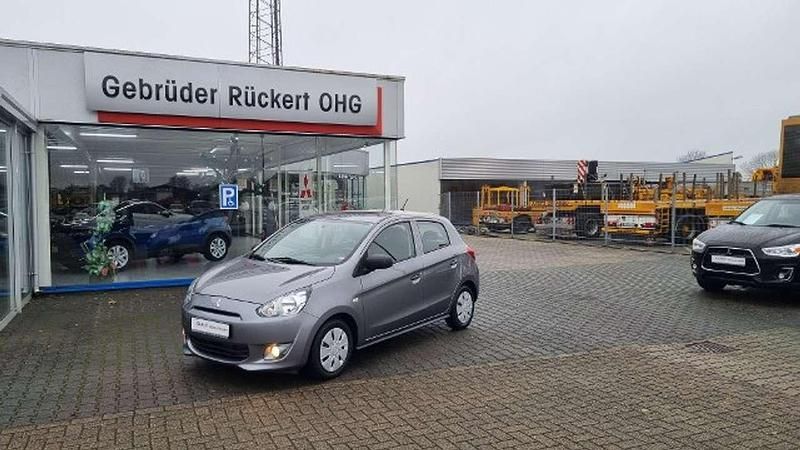 Platinumgrau Gebraucht 2016 Mitsubishi Space Star Diamant Edition Limousine | 6.850 € (Fairer Preis) - Bild 1/4