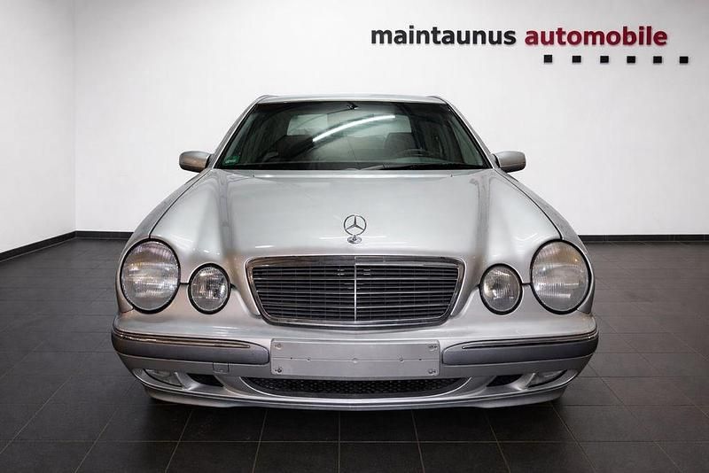 Gebraucht Mercedes E240 170 PS (125 kW) 1999 Silber Limousine