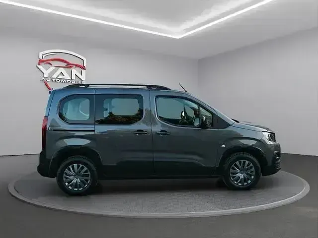 Gebraucht Peugeot Rifter Allure 110 PS (80 kW) 2023 Grau Van / Kleinbus
