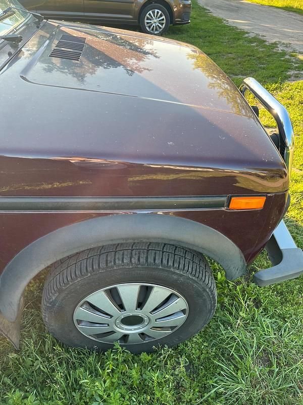 Gebraucht Lada niva 2011 Rot SUV