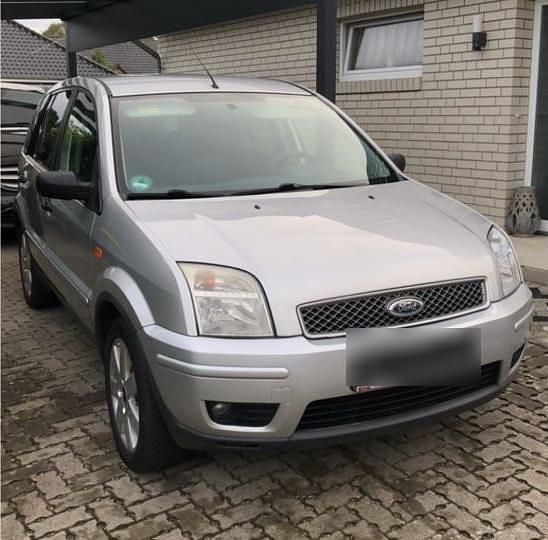 Silber Gebraucht 2004 Ford Fusion Kleinwagen | 2.500 € (Fairer Preis) - Bild 1/2