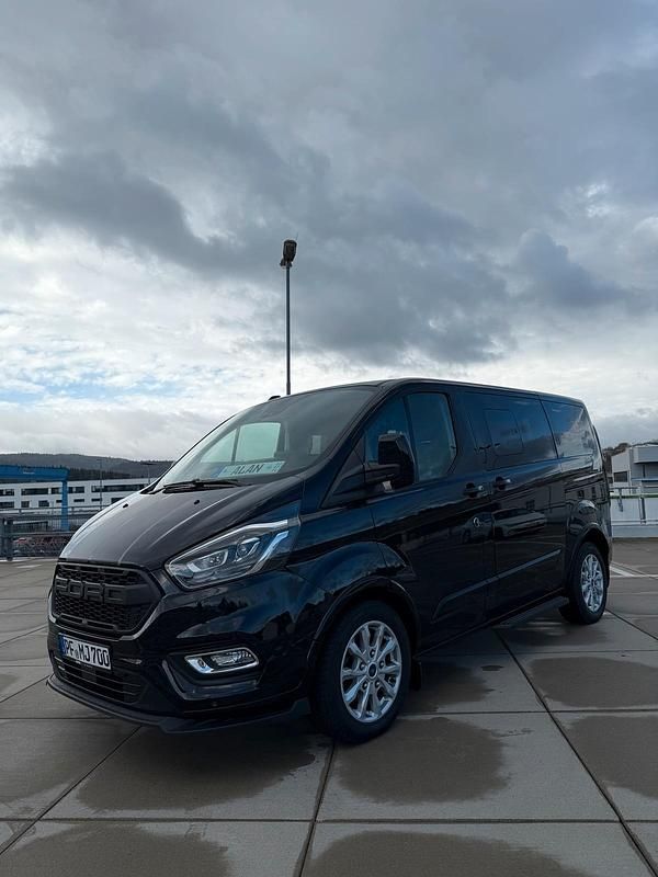 Gebraucht Ford Tourneo Titanium 185 PS (136 kW) 2019 Schwarz Van / Kleinbus