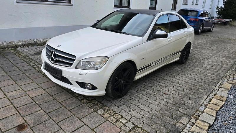 Weiß Gebraucht 2008 Mercedes C280 AMG line Limousine | 5.900 € (Superpreis) - Bild 1/4