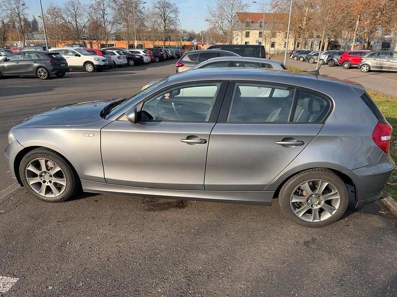 Gebraucht BMW 118 145 PS (106 kW) 2011 Silber Kleinwagen