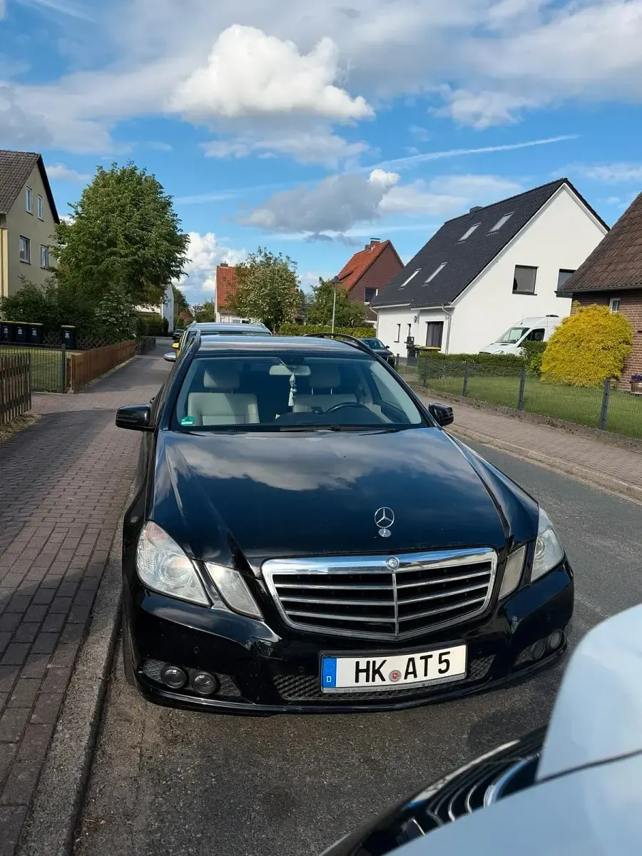 Gebraucht Mercedes E200 136 PS (100 kW) 2010 Schwarz Kombi