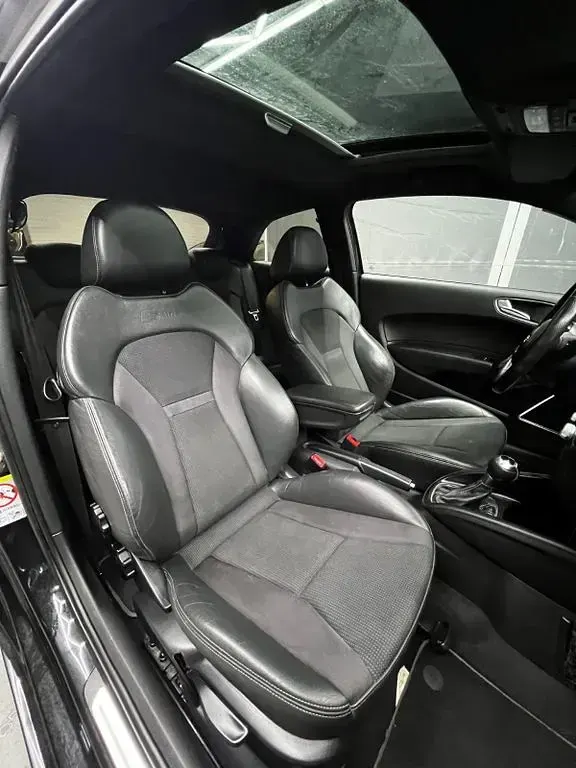 Gebraucht Audi A1 S-Line 185 PS (136 kW) 2010 Schwarz Kleinwagen