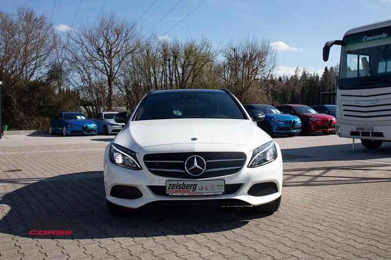 Gebraucht Mercedes C250 Night 204 PS (150 kW) 2016 Weiß Limousine