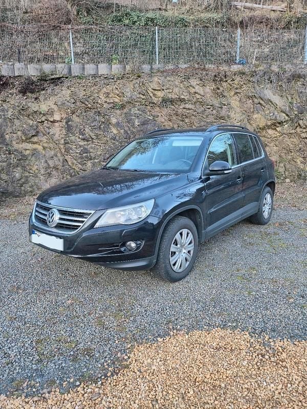Schwarz Gebraucht 2009 VW Tiguan Track & Field SUV | 5.600 € (Guter Preis) - Bild 1/4