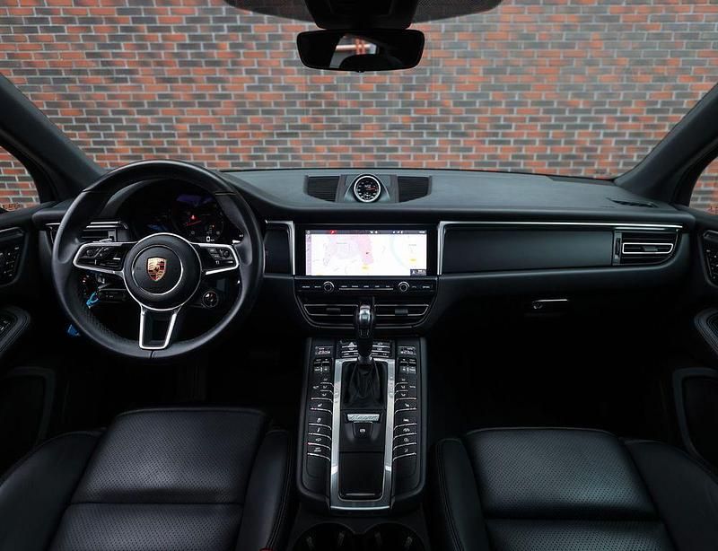 Gebraucht Porsche Macan 245 PS (180 kW) 2020 Rot SUV