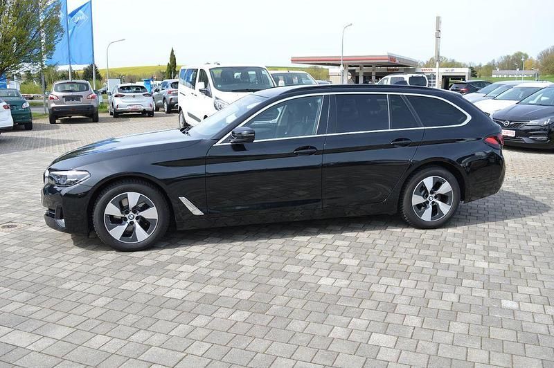 Gebraucht BMW 520 190 PS (139 kW) 2023 Schwarz Kombi