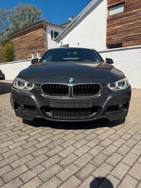 Gebraucht BMW 325 217 PS (159 kW) 2014 Grau Kombi