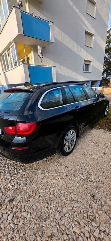 Gebraucht BMW 525 204 PS (150 kW) 2011 Schwarz Kombi
