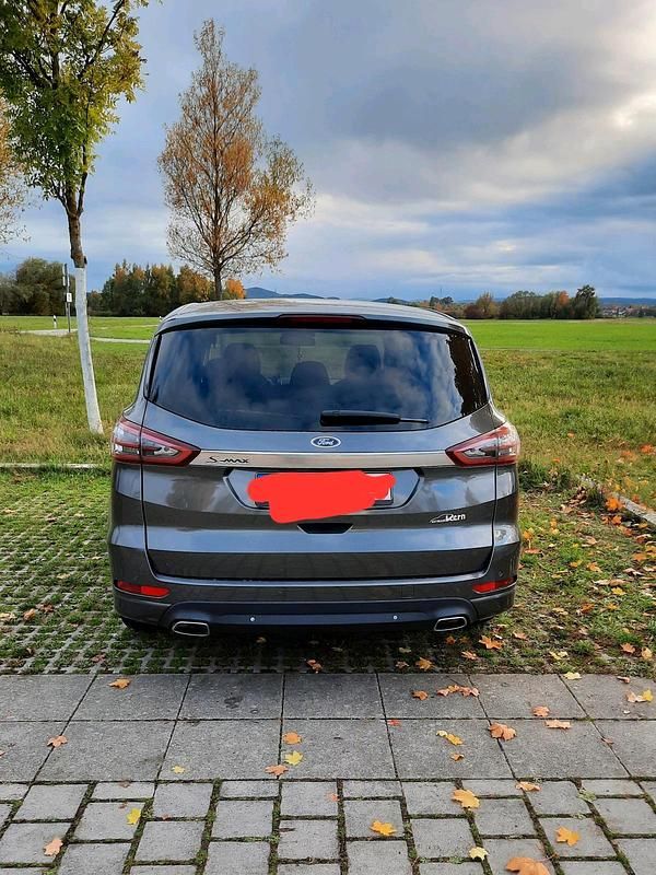 Używany Ford S-MAX S 180 KM (132 kW) 2016 Szary Minivan