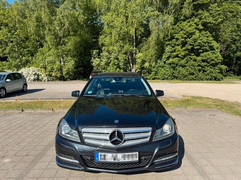 Grau Gebraucht 2012 Mercedes C200 Avantgarde Limousine | 6.699 € (Fairer Preis) - Bild 1/4