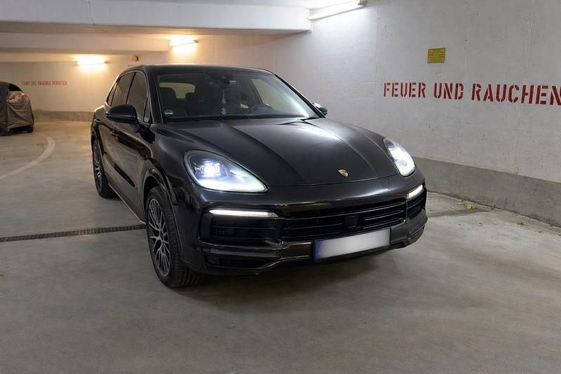 Schwarz Gebraucht 2019 Porsche Cayenne SUV | 64.490 € (Etwas zu teuer) - Bild 1/4