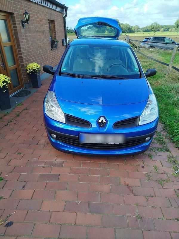 Blau Gebraucht 2006 Renault Clio II Authentique Limousine | 2.900 € - Bild 1/4