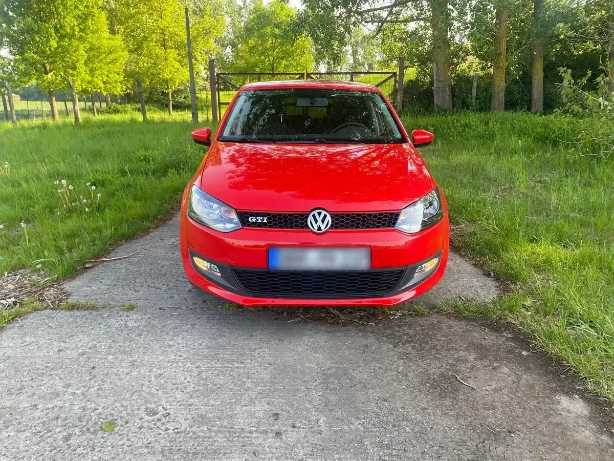 Gebraucht VW Polo 90 PS (66 kW) 2013 Rot Kleinwagen