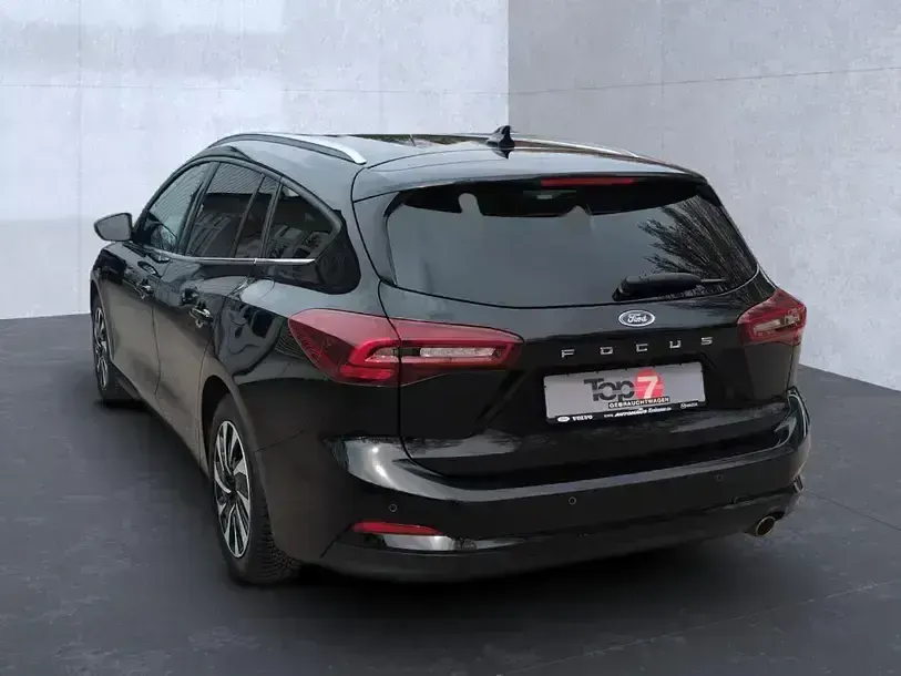Używany Ford Focus Titanium 125 KM (91 kW) 2024 Czarny Kombi