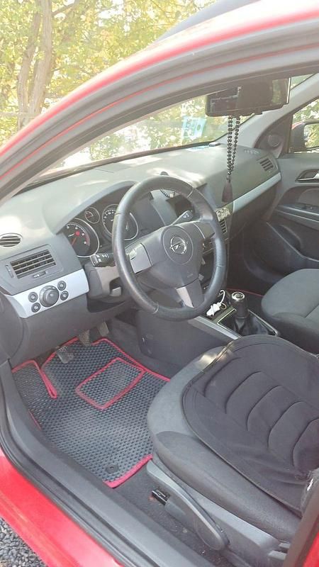 Gebraucht Opel Astra 101 PS (74 kW) 2006 Rot Kombi