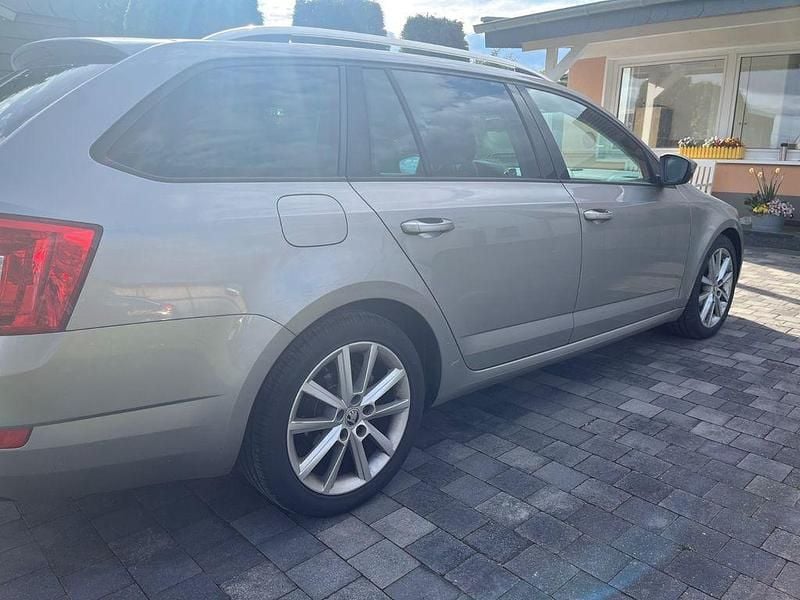 Gebraucht Skoda Octavia 150 PS (110 kW) 2014 Beige Kleinwagen