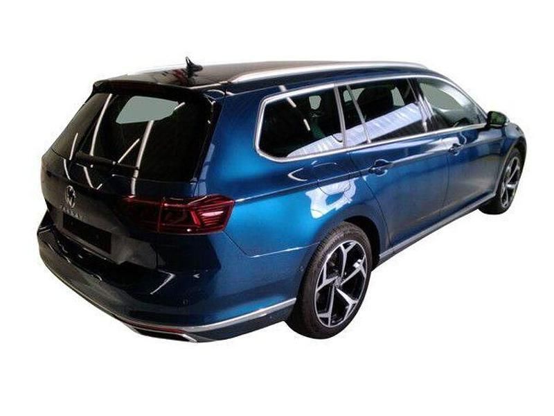 Gebraucht VW Passat Elegance 190 PS (139 kW) 2023 Aquamarinblau metallic Kombi