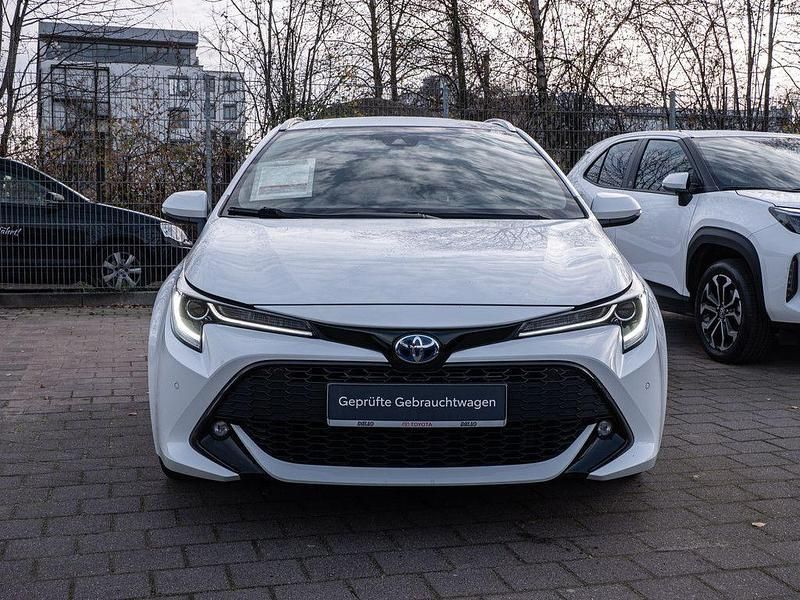 Gebraucht Toyota Corolla Team 122 PS (89 kW) 2021 Weiß Kombi