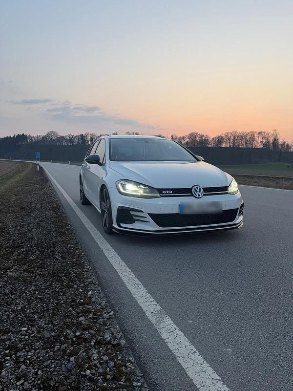 Second-hand VW Golf VII 150 CP (110 kW) 2018 Alb Break