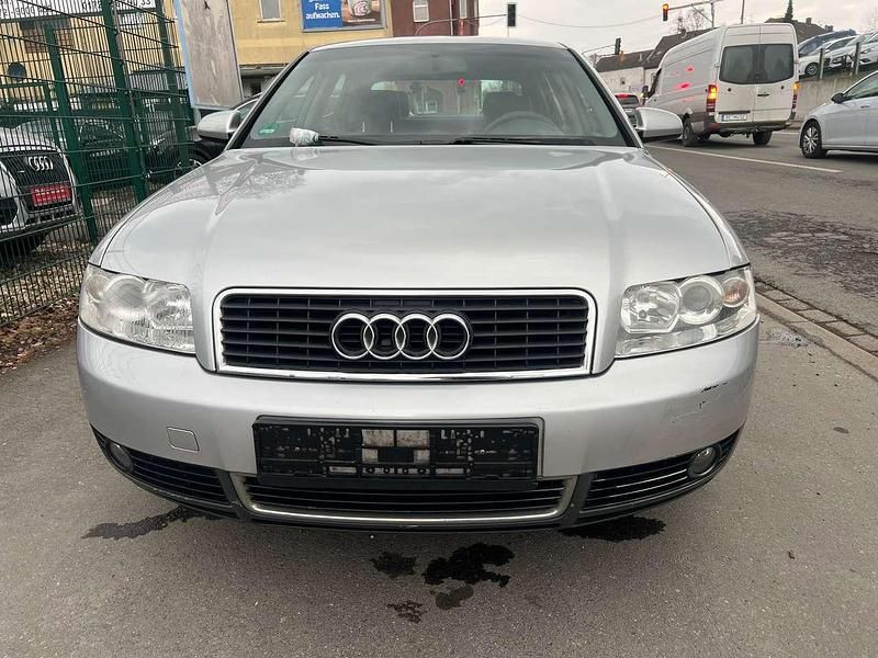 Gebraucht Audi A4 102 PS (75 kW) 2002 Silber Limousine