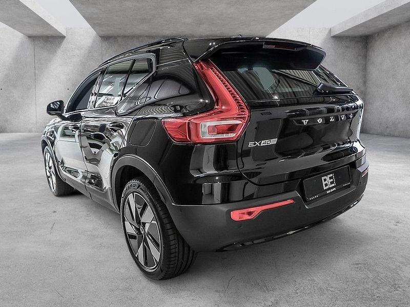 Neu Volvo EX40 Plus 185 kW (252 PS) 2025 Schwarz SUV