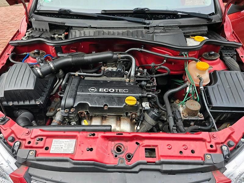 Gebraucht Opel Corsa 80 PS (58 kW) 2006 Andere farben Kleinwagen